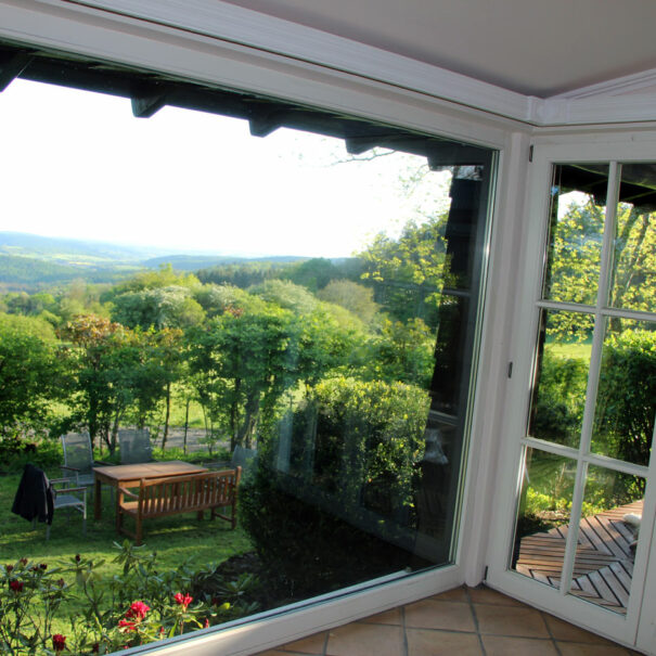 Aussicht vom Wohnzimmer im Ferienhaus Vogelsbergblick
